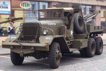 Vozidlo o hmotnosti necelých 12 tun pohání vodou chlazený šestiválec OHV Continental 22R o objemu 8 210 ccm s maximálním výkonem 145 HP. Vozidlo o hmotnosti necelých 12 tun pohání vodou chlazený šestiválec OHV Continental 22R o objemu 8 210 ccm s maximálním výkonem 145 HP.