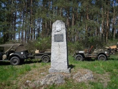 Památník osvobození u vesnice Pole a také pauza na jídlo a drobné opravy.